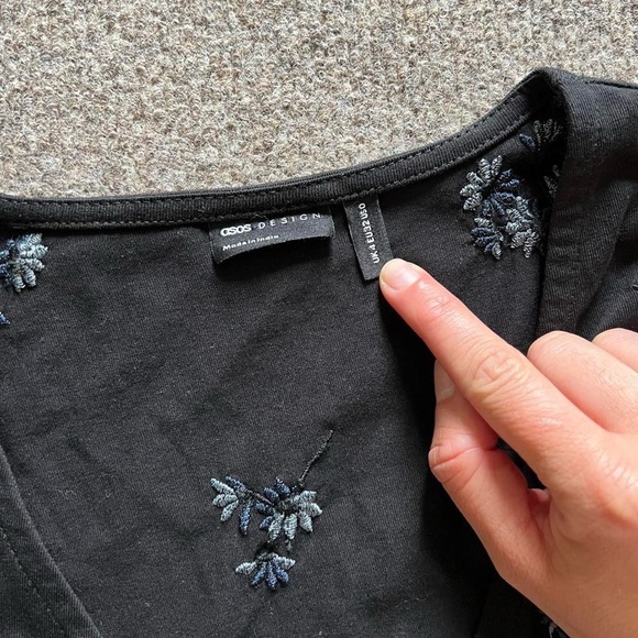 ASOS 100% Cotton Black Wrap Crop Top with Blue Floral Embroidery Womens US 0 - Picture 3 of 11